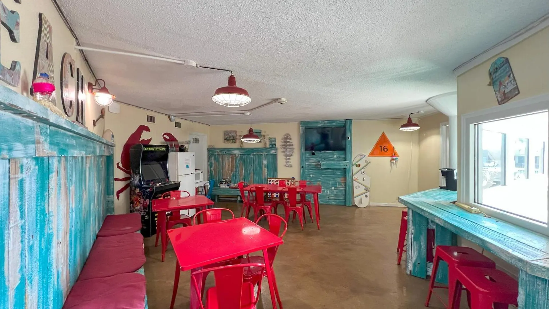 Apartment Beachfront Studio - Perfect Location - Free Beach Chairs Panama City Beach United States