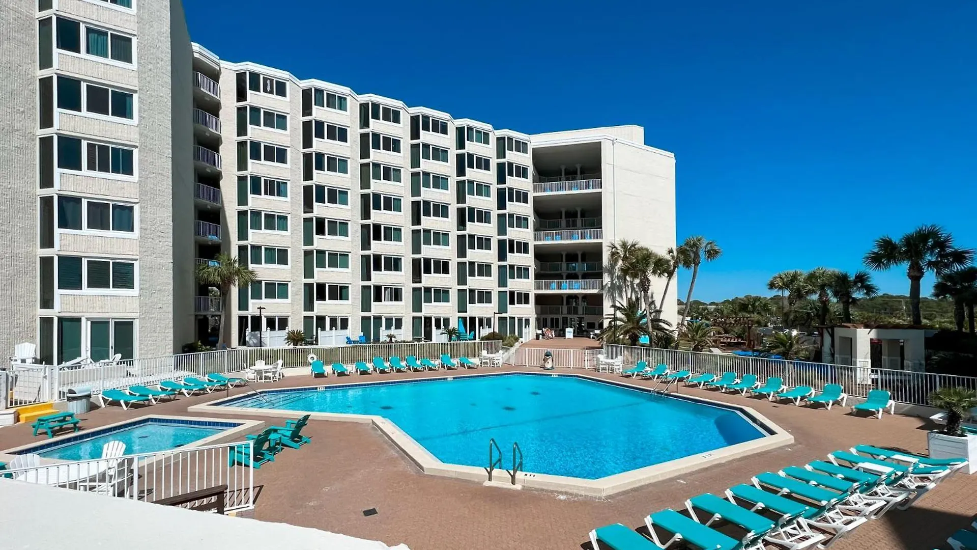 Beachfront Studio - Perfect Location - Free Beach Chairs Panama City Beach 0*,